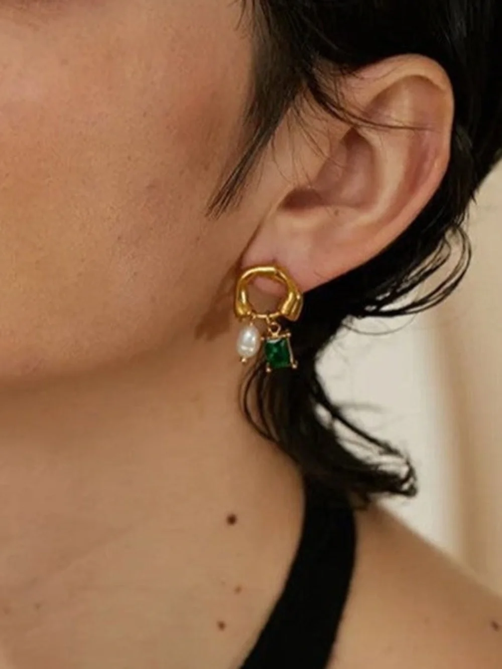 Emerald earrings Q1027